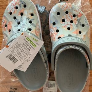 Bayaband seasonal crocs